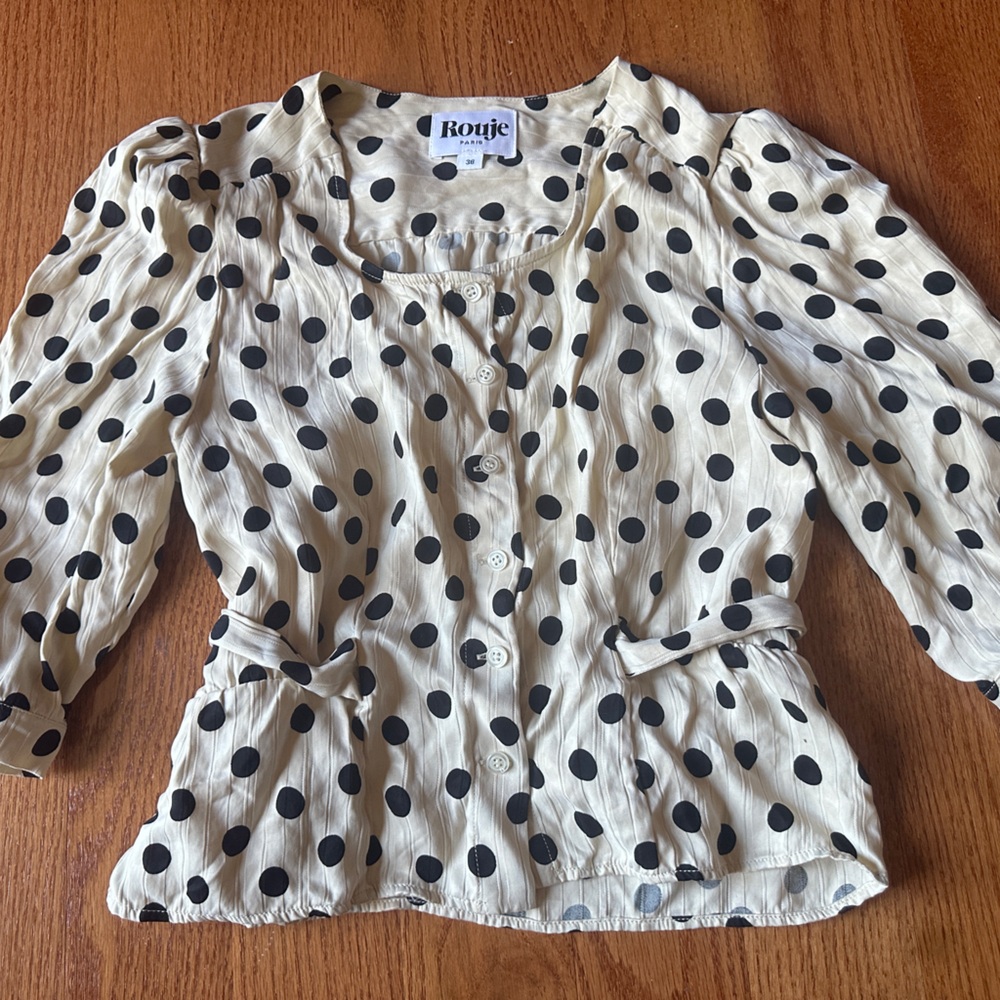 ROUJE sz36/US4 NWOT polka dot blouse Parisian slight puffed sleeves